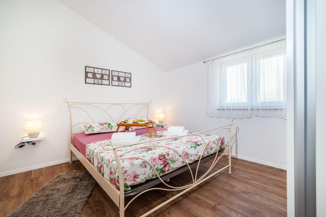 פוסדריה Apartman Zozzy מראה חיצוני תמונה