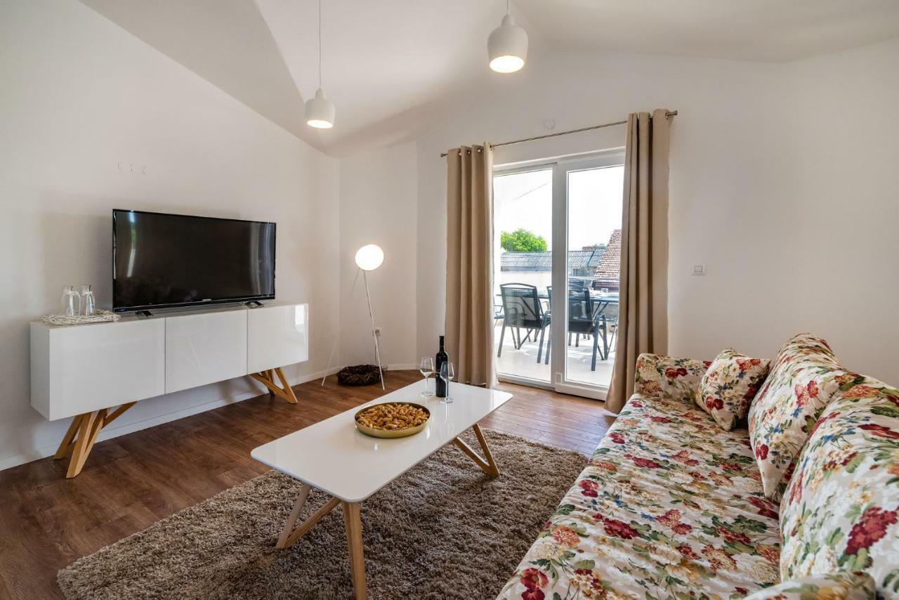 פוסדריה Apartman Zozzy מראה חיצוני תמונה
